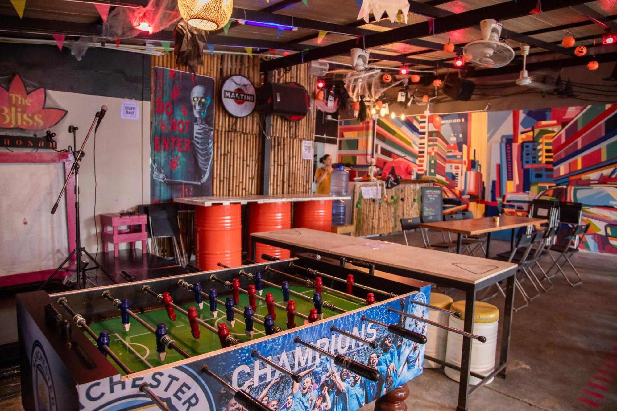 Revolution Khao San By The Bliss Hostel Bangkok Exterior photo